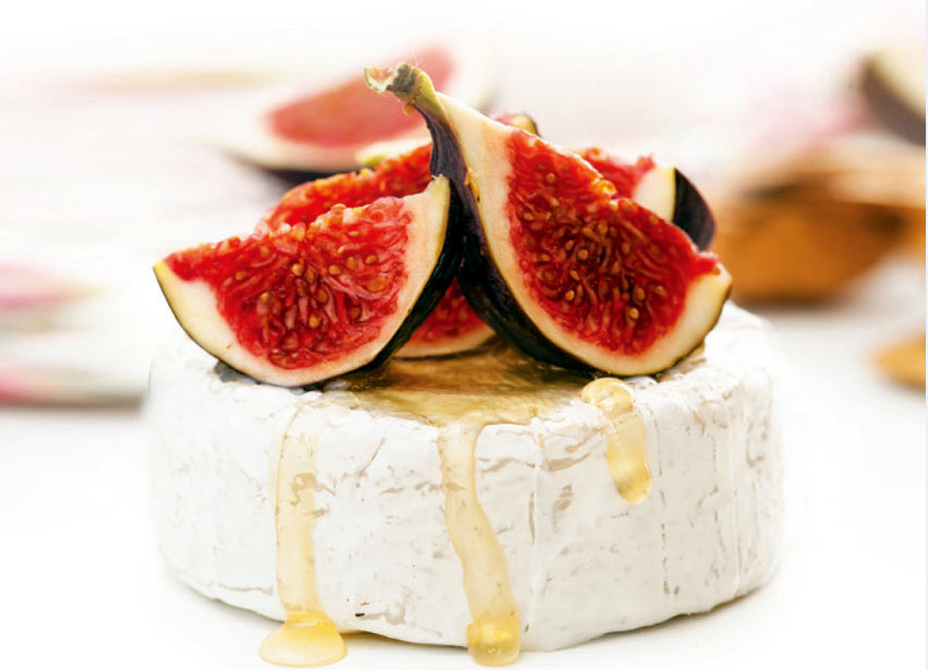 SPAR Baked Camembert with Figs and Honey Recipe