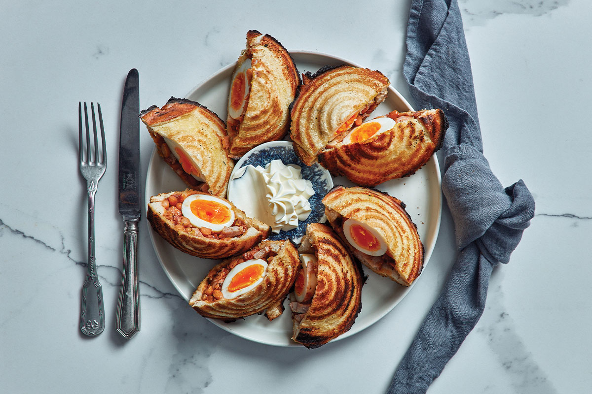 SPAR Jaffle with baked beans, pork sausages and egg Recipe