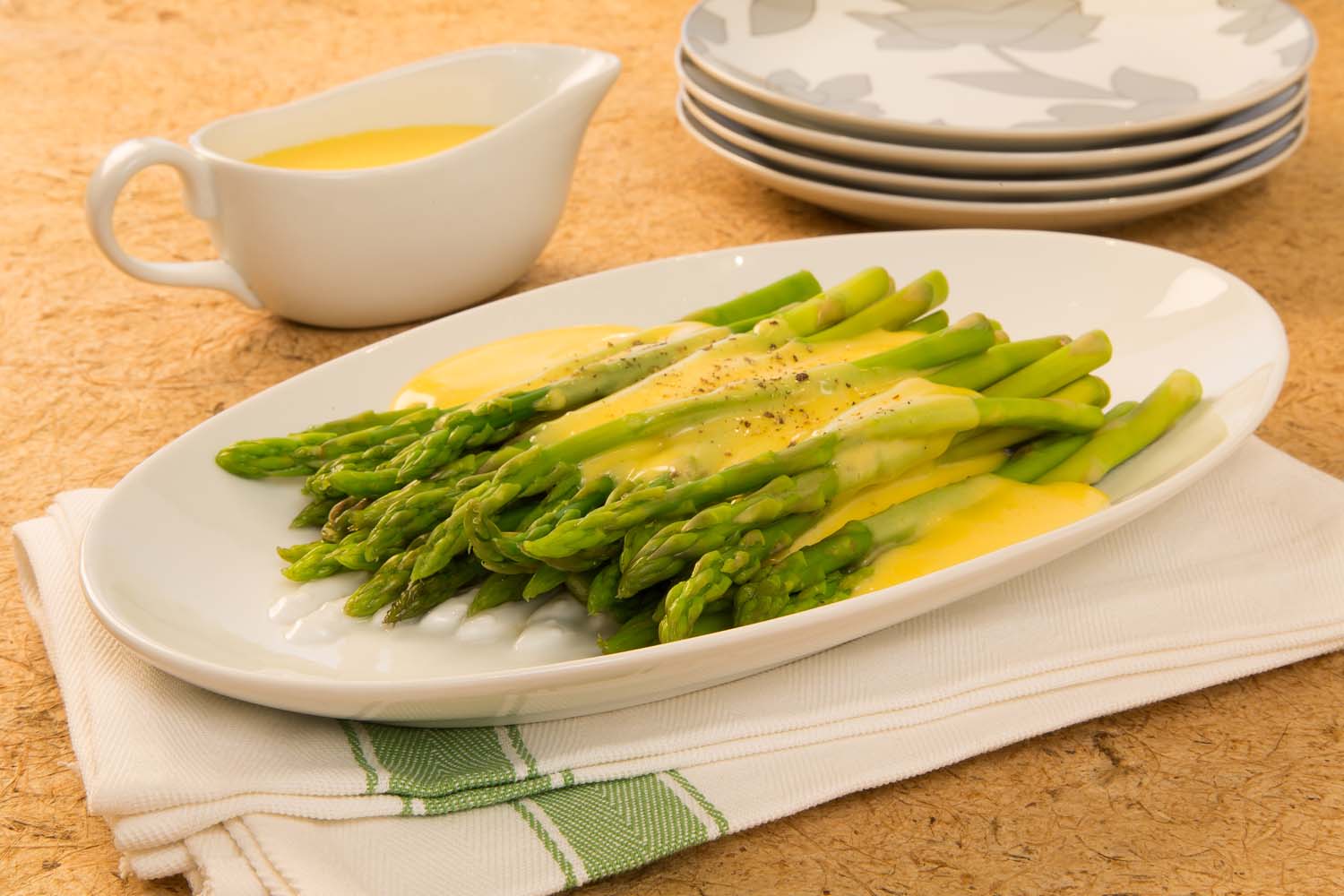 SPAR Asparagus and Hollandaise Sauce Recipe