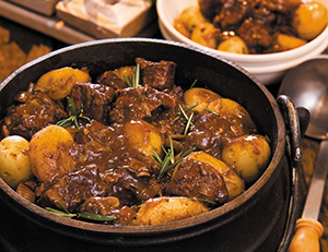 Beef and Balsamic Apricot Potjie